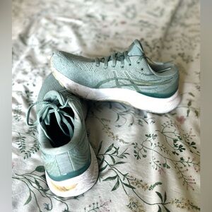 ASICS Lite Truss Sneaker